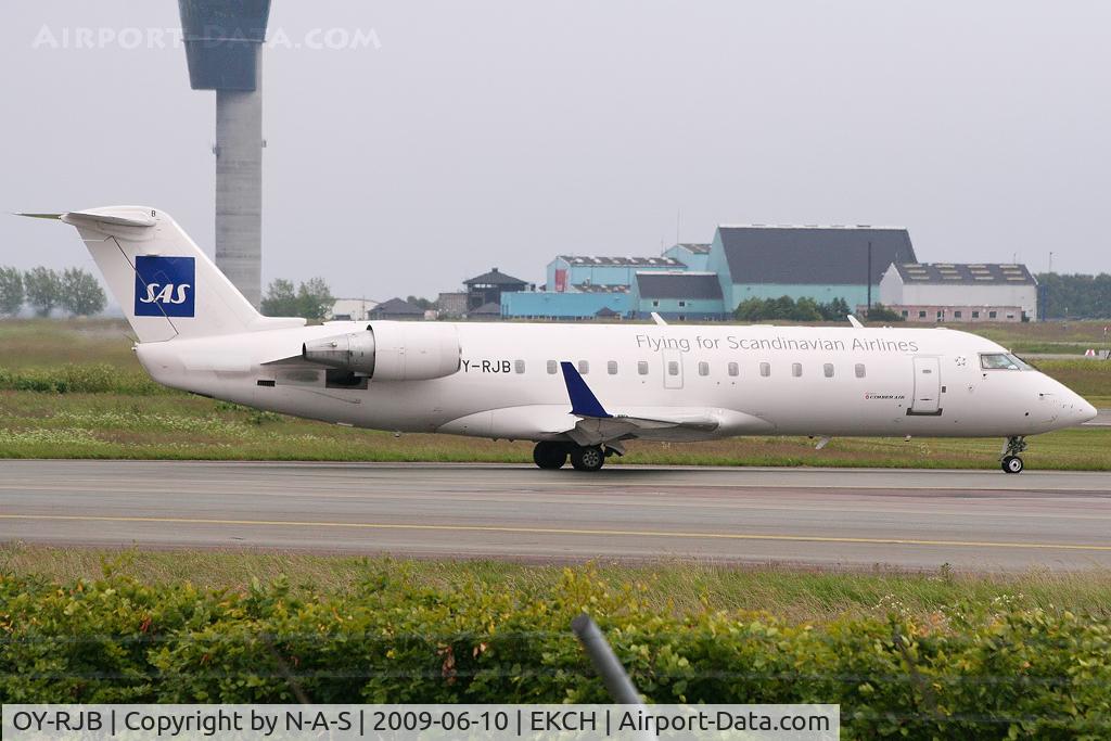 OY-RJB, 2000 Canadair CRJ-200LR (CL-600-2B19) C/N 7419, Heading for departure