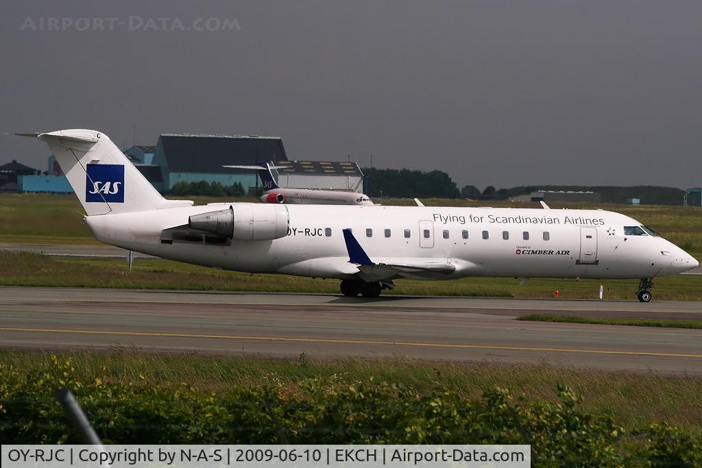OY-RJC, 1993 Canadair CRJ-100LR (CL-600-2B19) C/N 7015, Heading for the runway