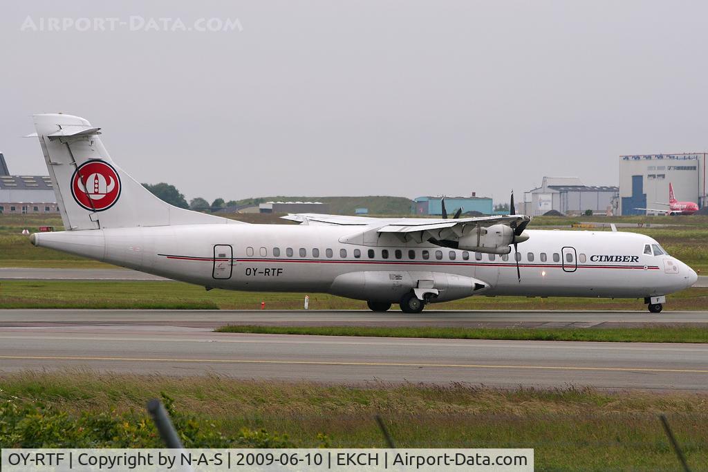 OY-RTF, 1997 ATR 72-202 C/N 496, Heading for departure