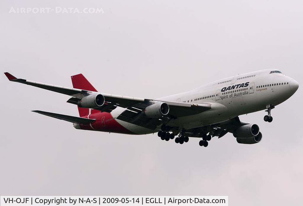 VH-OJF, 1989 Boeing 747-438 C/N 24483, Short final