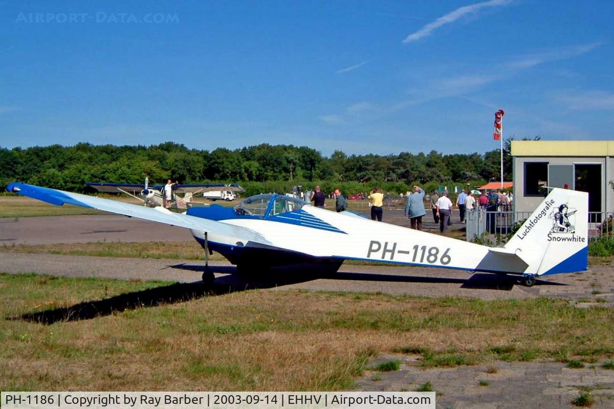 PH-1186, Scheibe SF-25C Falke C/N 44181, Scheibe SF-25C Falke 1700 [44181] Hilversum~PH 14/09/2003