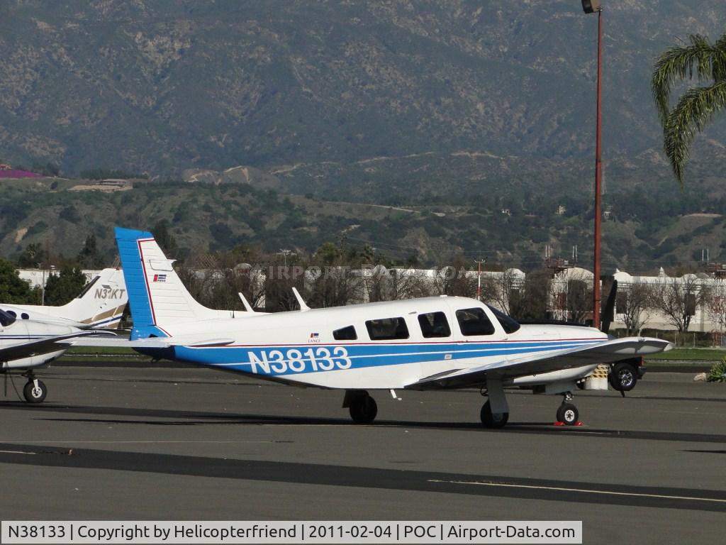 N38133, Piper PA-32R-300 Cherokee Lance C/N 32R-7780389, Parked in transient parking