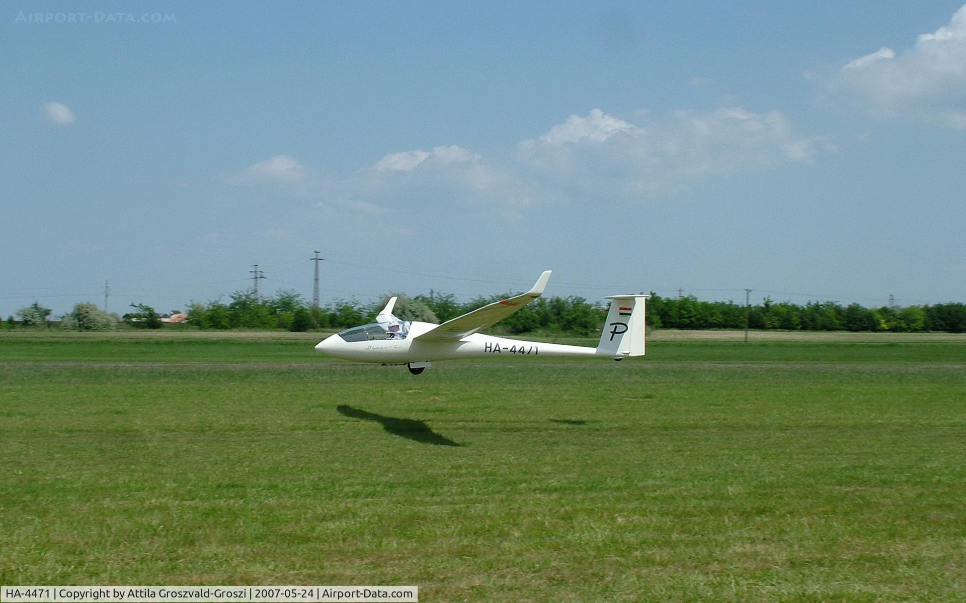 HA-4471, 1992 Schempp-Hirth Discus CS C/N 093CS, Szatymaz Airfield - Hungary.