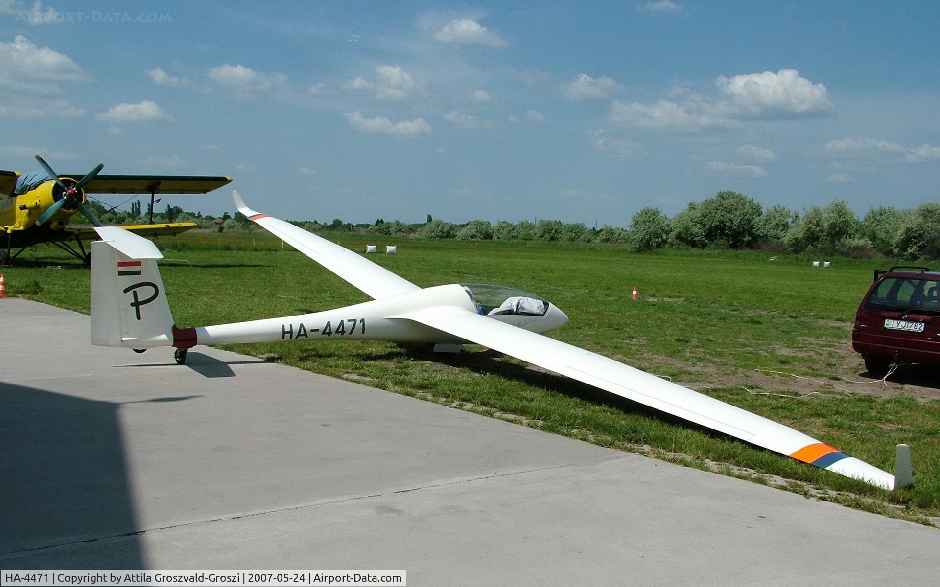 HA-4471, 1992 Schempp-Hirth Discus CS C/N 093CS, Szatymaz Airfield - Hungary.
