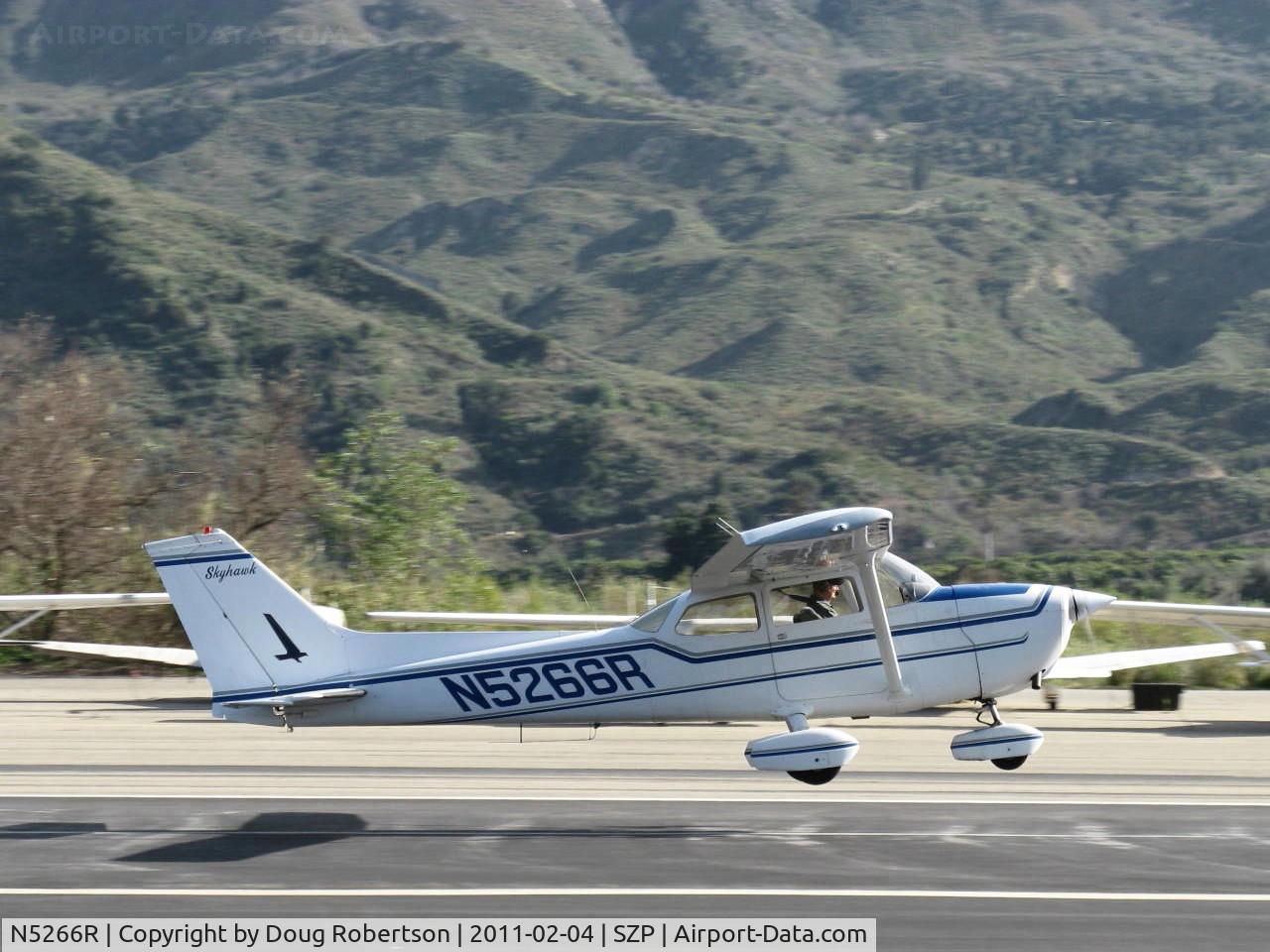 N5266R, 1974 Cessna 172M C/N 17263480, 1974 Cessna 172M SKYHAWK, Lycoming O-320-E2A 150 Hp, takeoff Rwy 22
