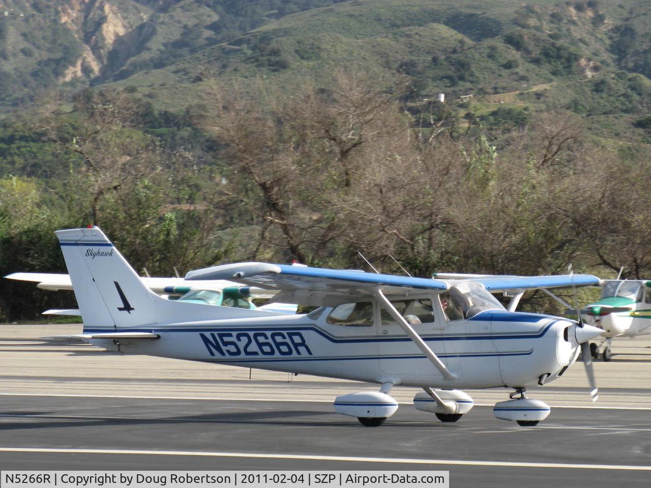 N5266R, 1974 Cessna 172M C/N 17263480, 1974 Cessna 172M, Lycoming O-320-E2D 150 Hp, landing roll Rwy 22