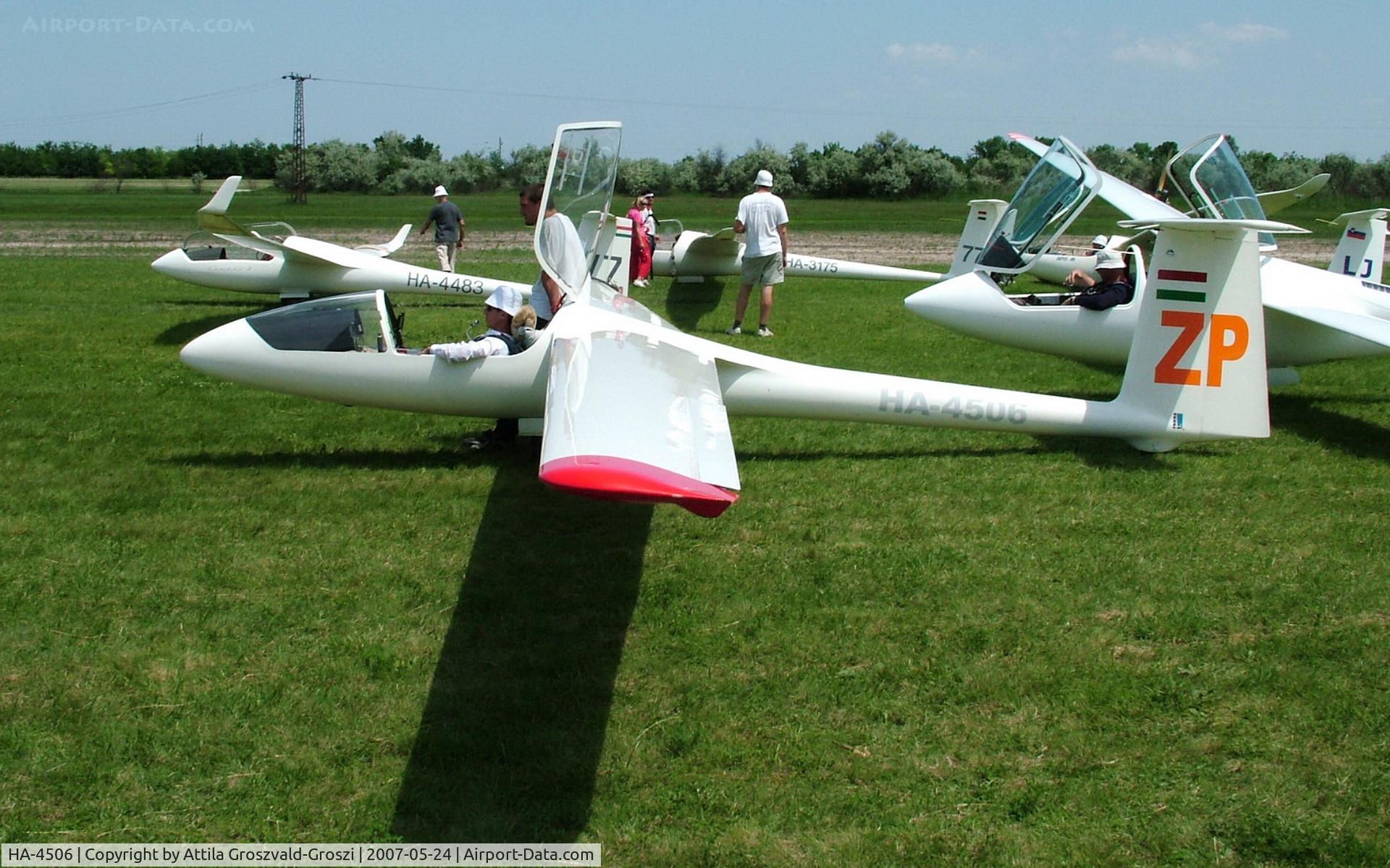 HA-4506, 1979 PZL-Bielsko SZD-48-2 Jantar Standard 2 C/N W-890, Szatymaz Airfield - Hungary.