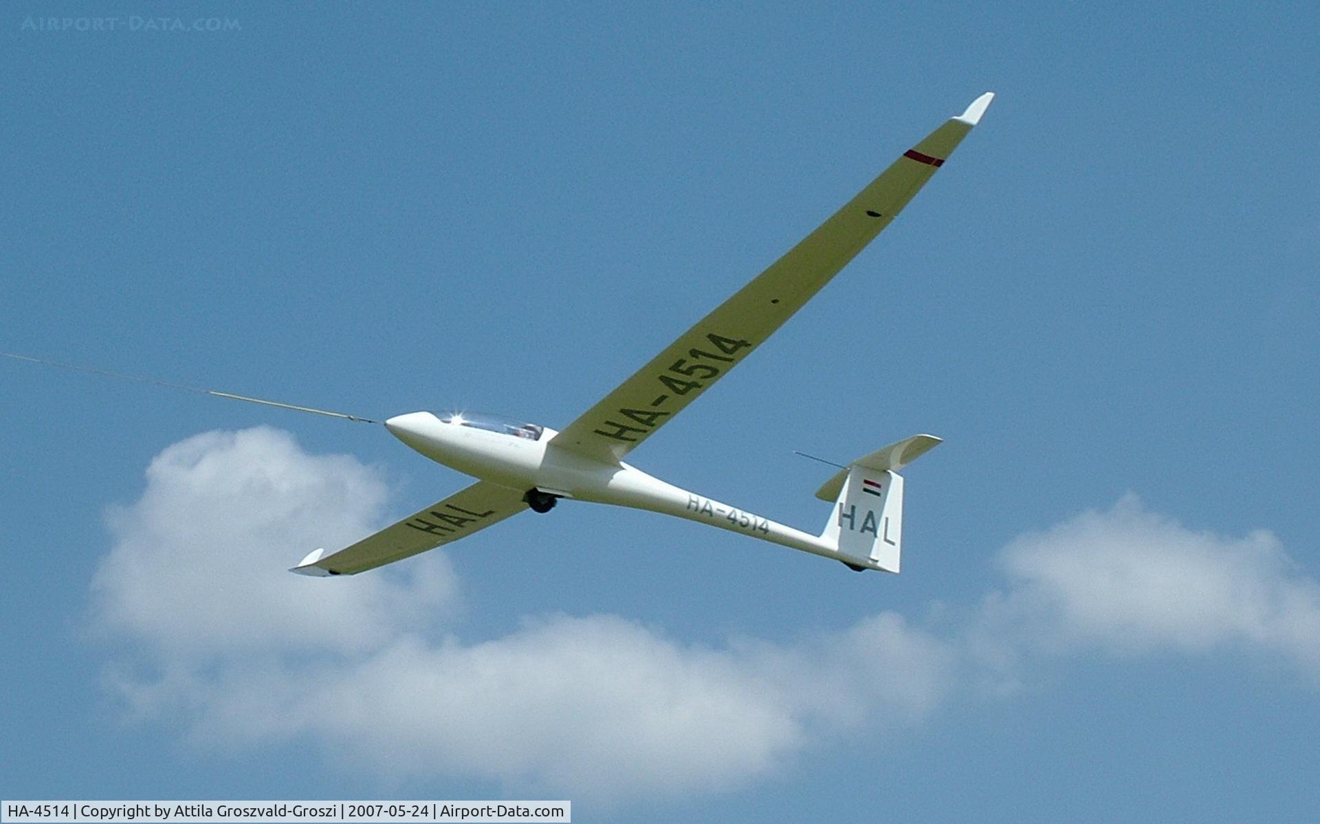 HA-4514, 2005 Schempp-Hirth Discus 2a C/N 215, Szatymaz Airfield - Hungary.