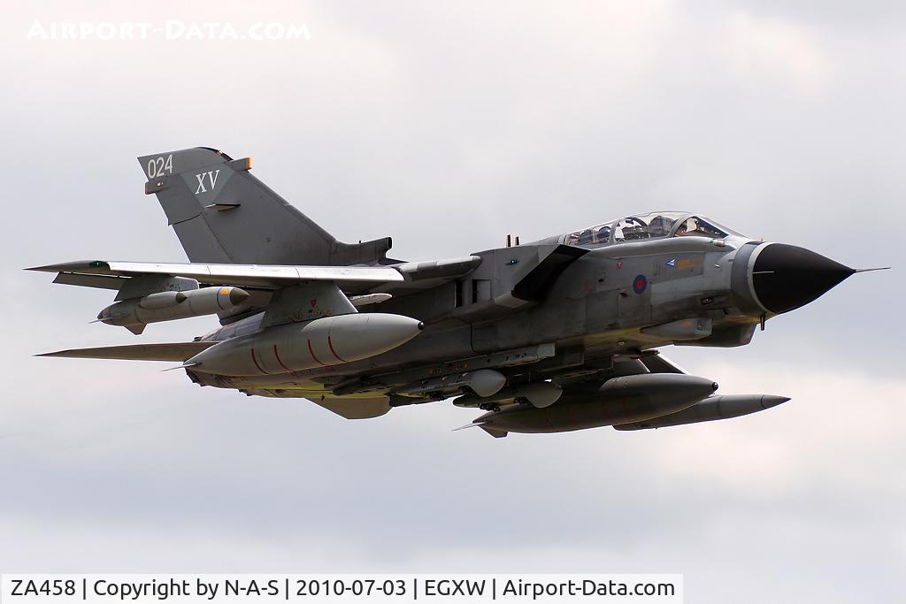 ZA458, 1983 Panavia Tornado GR.4 C/N BS088/262/3124, Departing