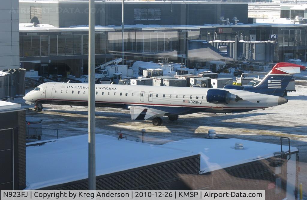 N923FJ, 2004 Bombardier CRJ-900ER (CL-600-2D24) C/N 15023, US Airways Express Bombardier CRJ-900
