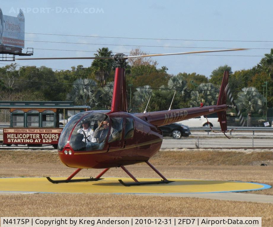 N4175P, 2008 Robinson R44 C/N 1965, Robinson R44 ready to give rides at 2FD7.