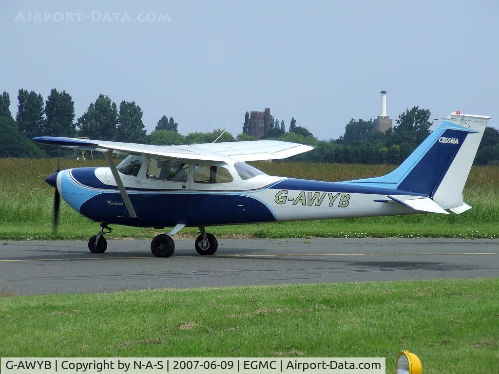G-AWYB, 1969 Reims FR172F Reims Rocket C/N 0075, Holding before departure