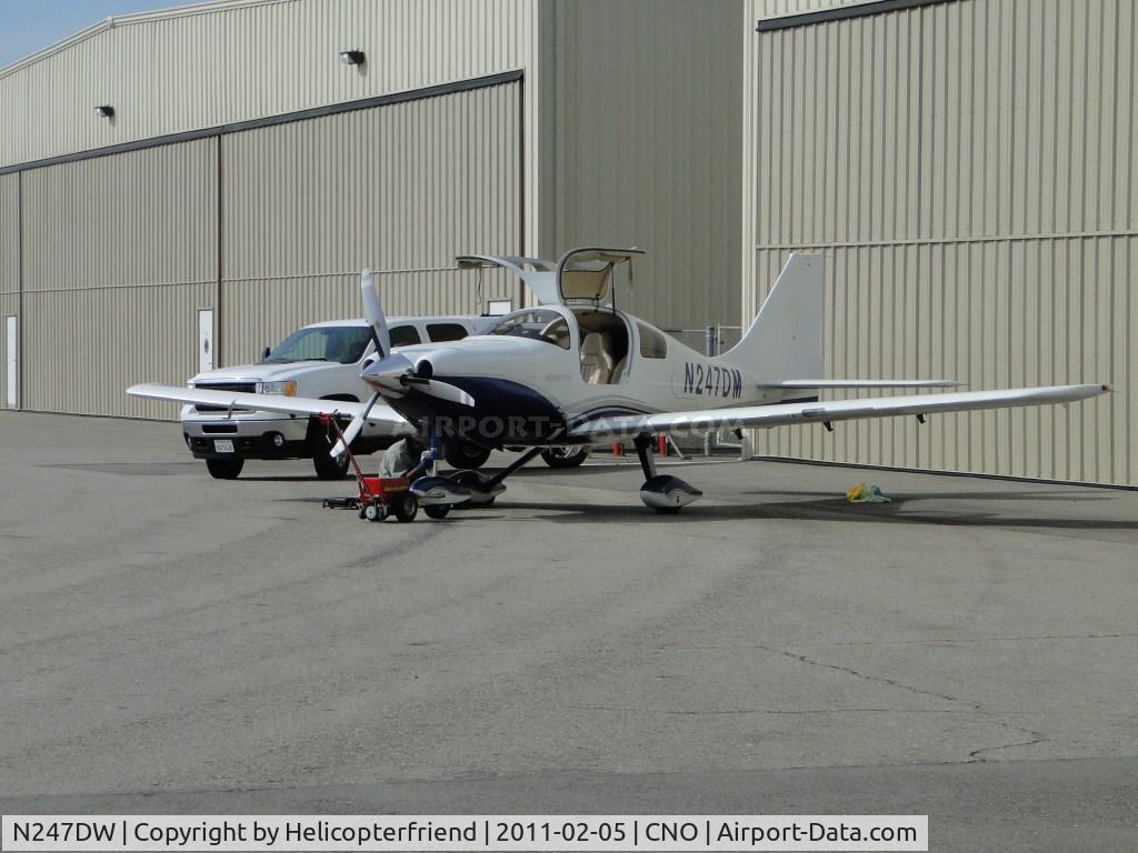 N247DW, 2003 Piper PA-28R-201 Cherokee Arrow III C/N 2844091, Getting cleaned and polished