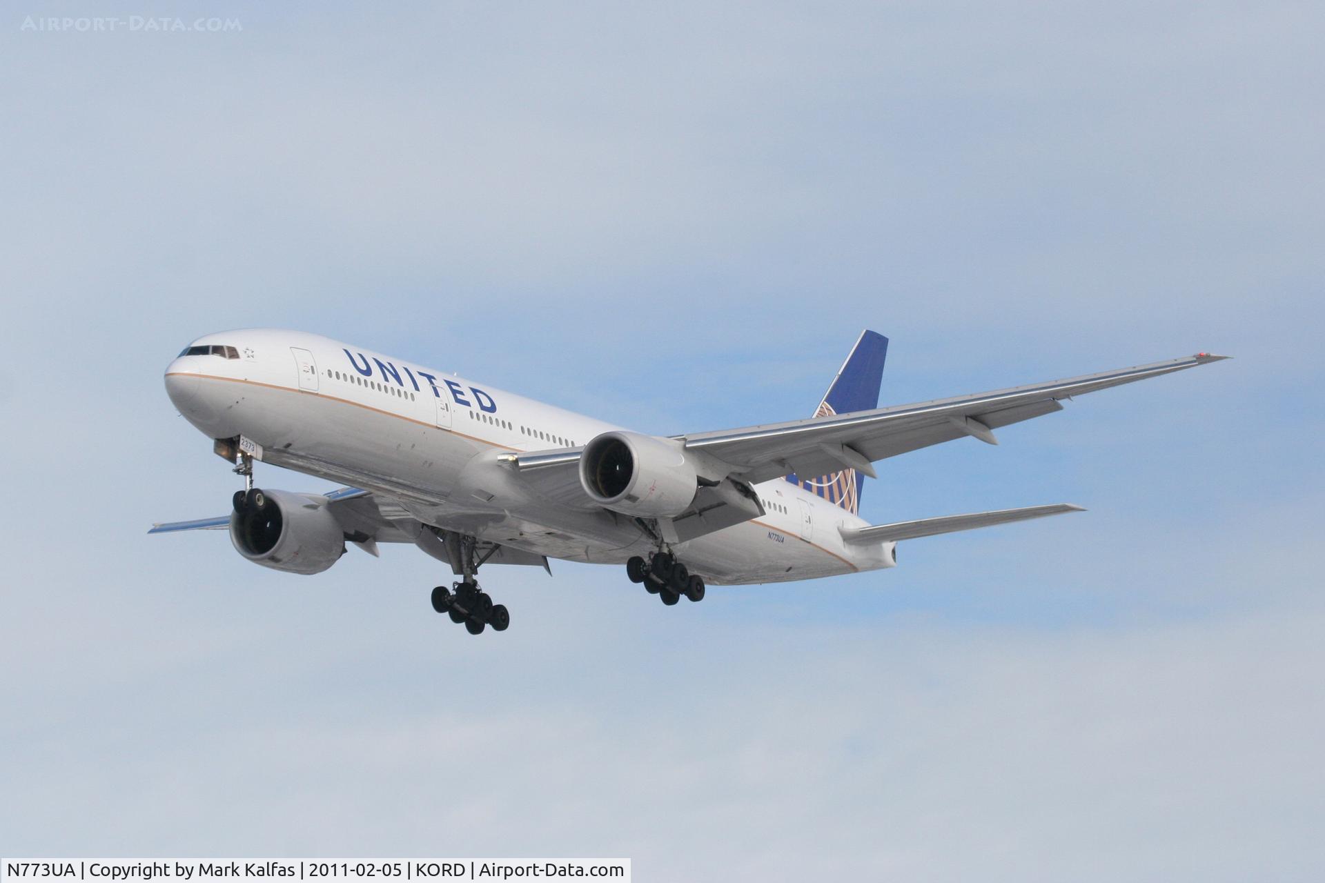 N773UA, 1995 Boeing 777-222 C/N 26929, United Airlines Boeing 777-222, UAL909, RWY 28 approach KORD, arriving from EHAM - Amsterdam Schiphol.