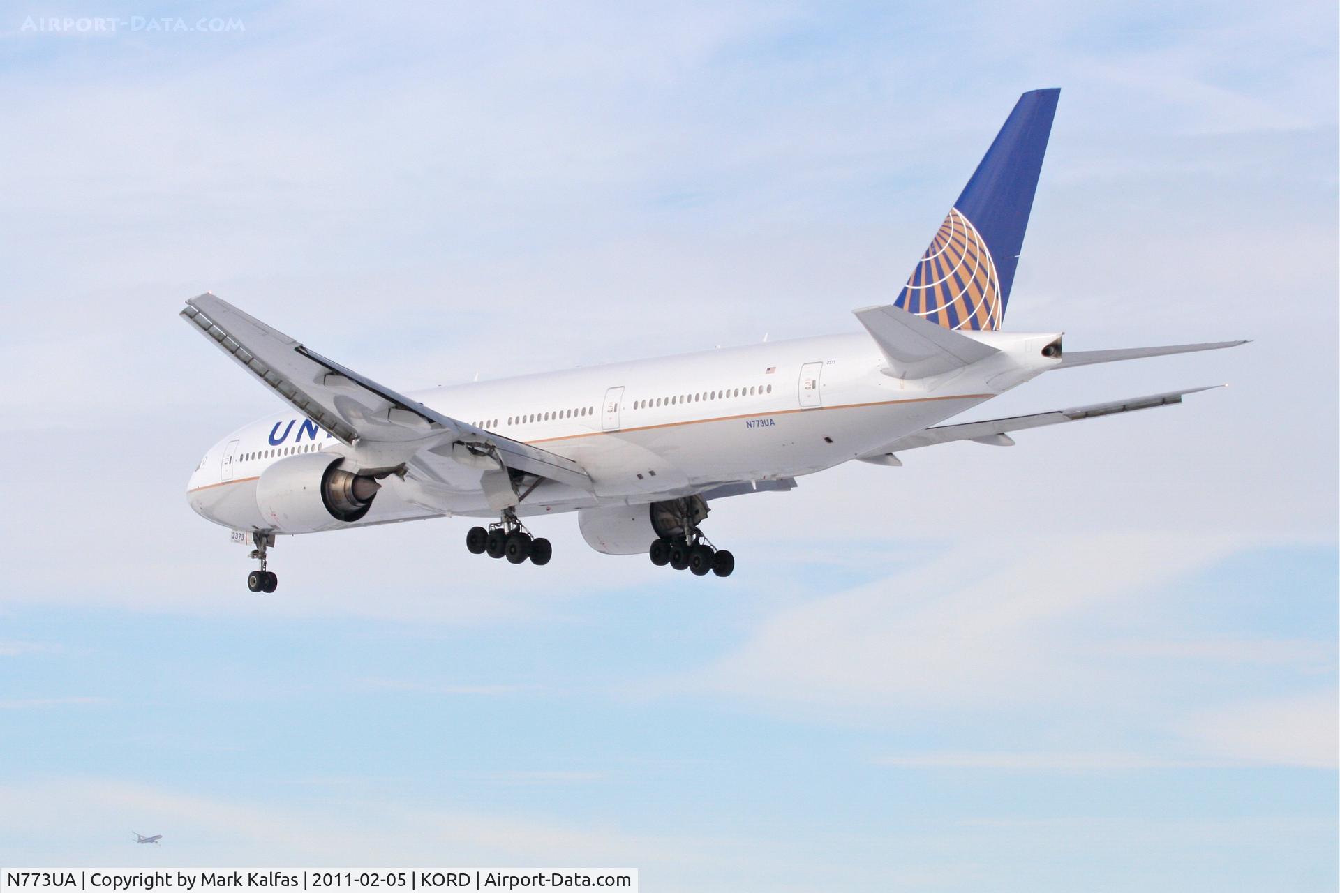 N773UA, 1995 Boeing 777-222 C/N 26929, United Airlines Boeing 777-222, UAL909, RWY 28 approach KORD, arriving from EHAM - Amsterdam Schiphol.