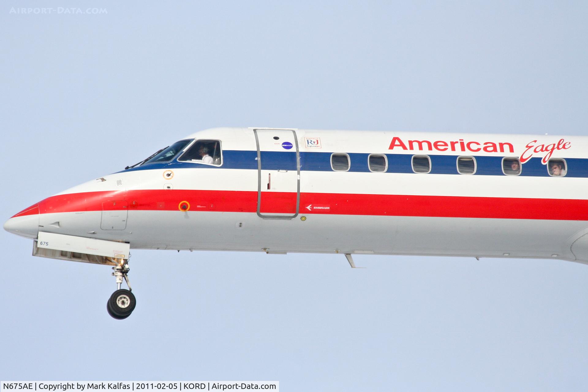 N675AE, 2004 Embraer ERJ-145LR (EMB-145LR) C/N 14500806, American Eagle EMB-145LR, EGF4217, RWY 28 approach KORD, arriving from KOKC.