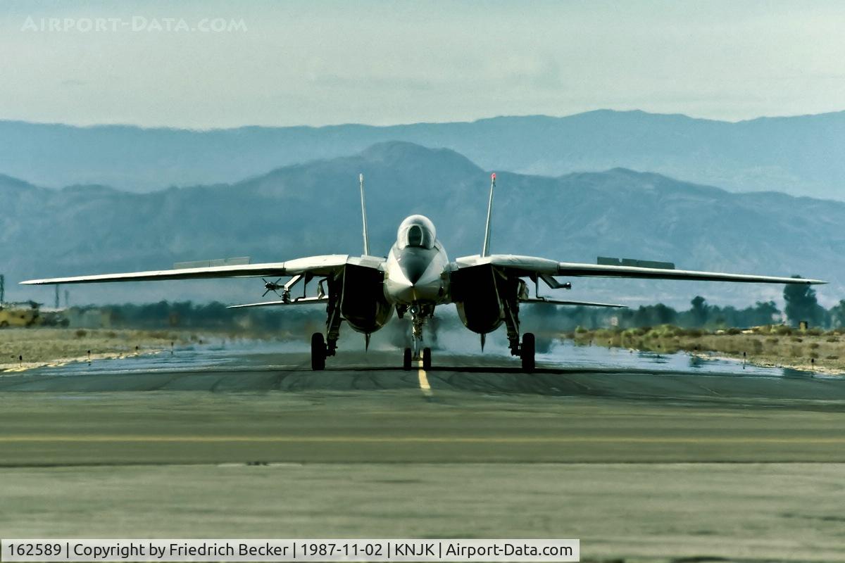 162589, Grumman F-14A Tomcat C/N 511, taxying to the active
