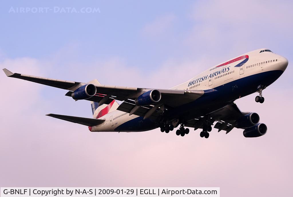 G-BNLF, 1989 Boeing 747-436 C/N 24048, Short final