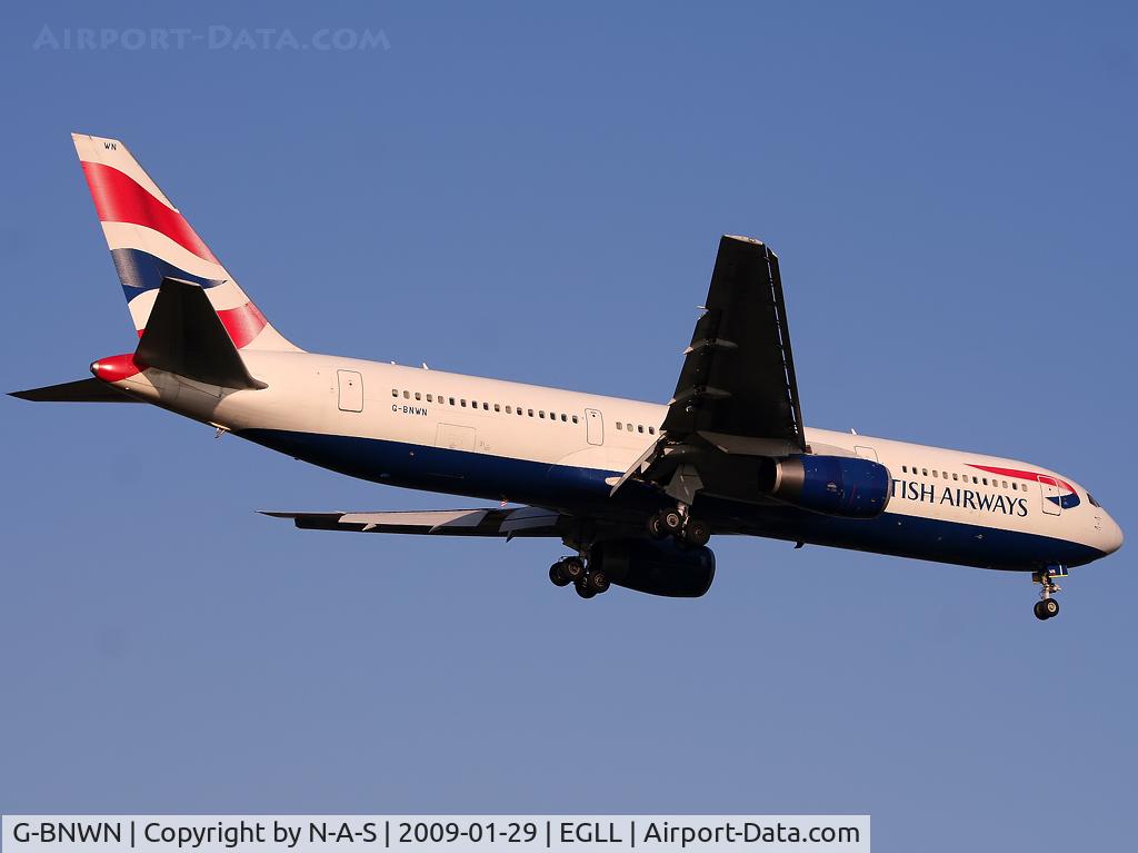 G-BNWN, 1991 Boeing 767-336 C/N 25444, Short final