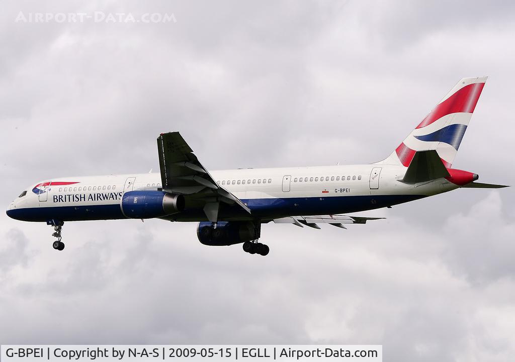 G-BPEI, 1994 Boeing 757-236 C/N 25806, Short final