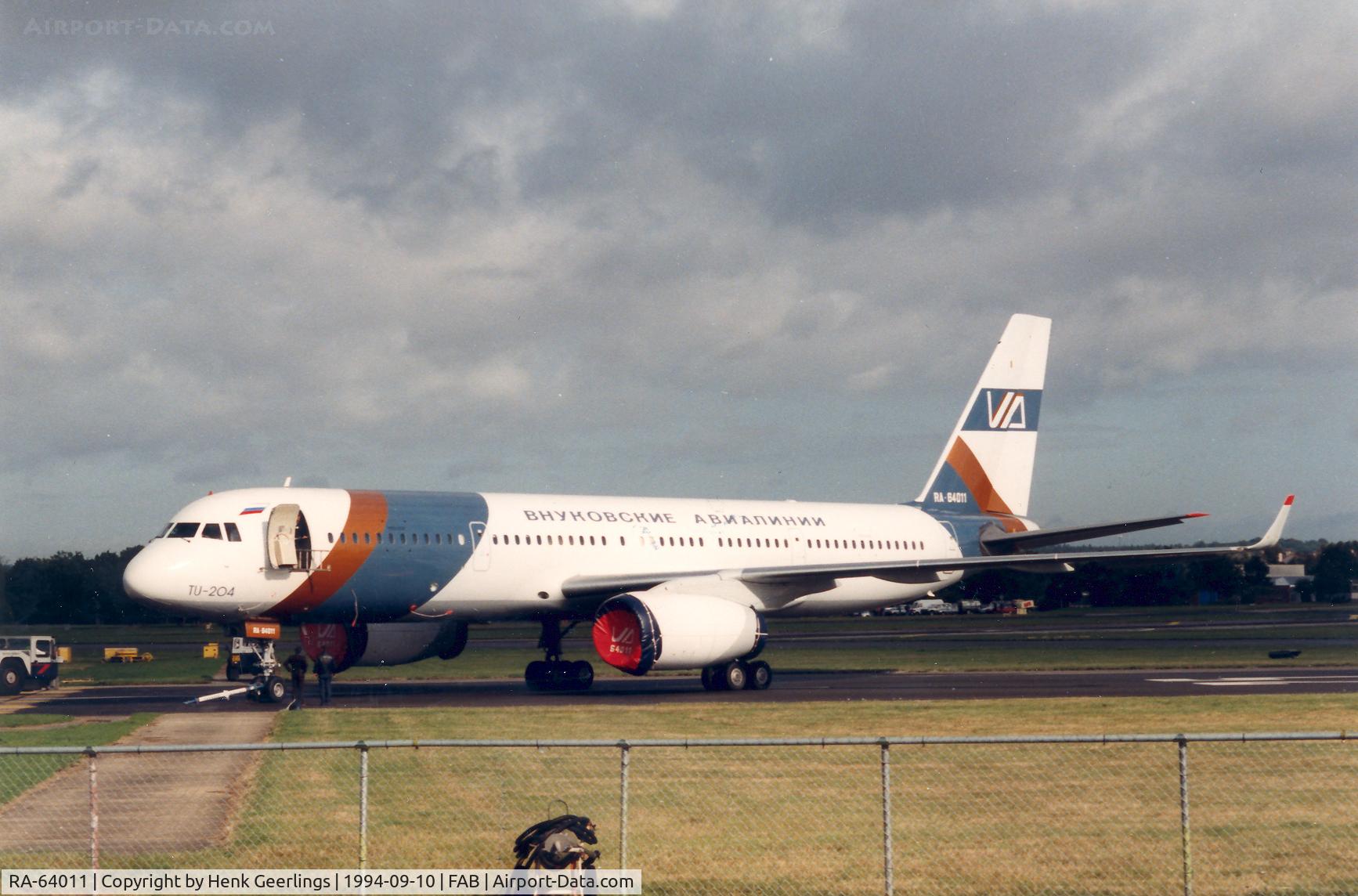 RA-64011, 1993 Tupolev Tu-204-100 C/N 1450741364011, Farnborough Air Show , Vnukov Airlines
