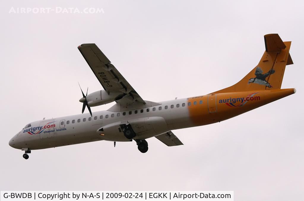 G-BWDB, 1995 ATR 72-202 C/N 449, Short final