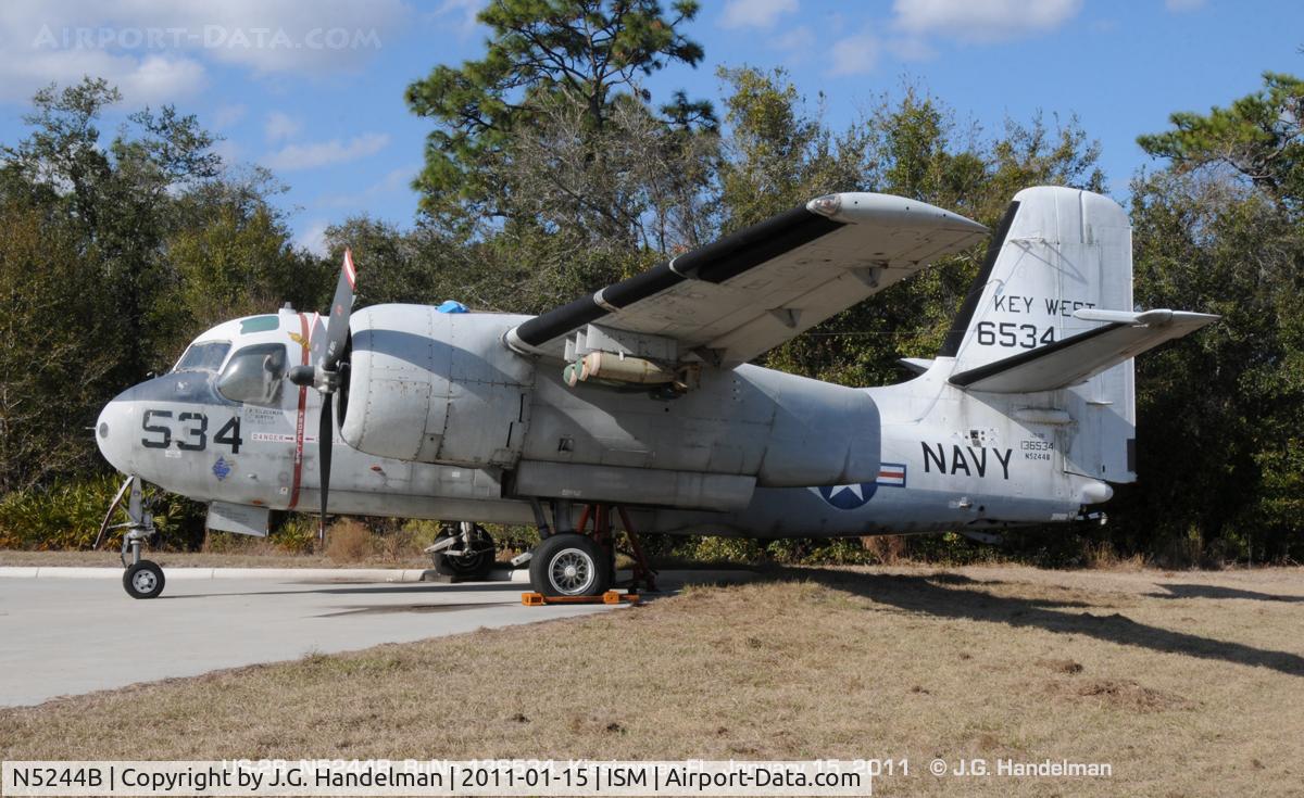 N5244B, 1957 Grumman US-2B Tracker (G89) C/N 443, waiting at Kissimmee