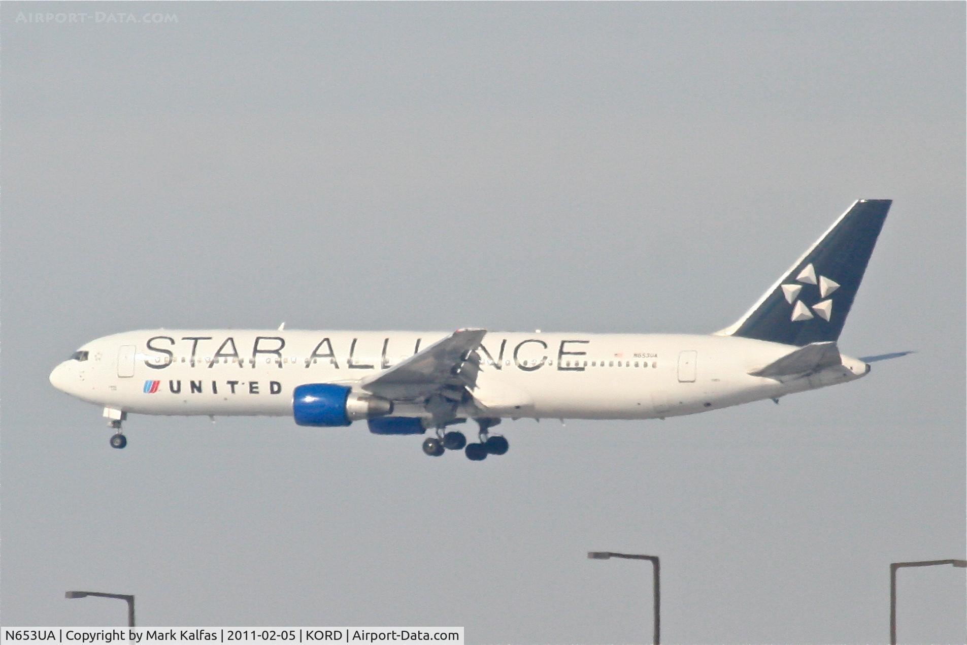 N653UA, 1992 Boeing 767-322 C/N 25391, United Airlines Boeing 767-322, UAL973 27L approach KORD, arriving from EBBR/Brussels.