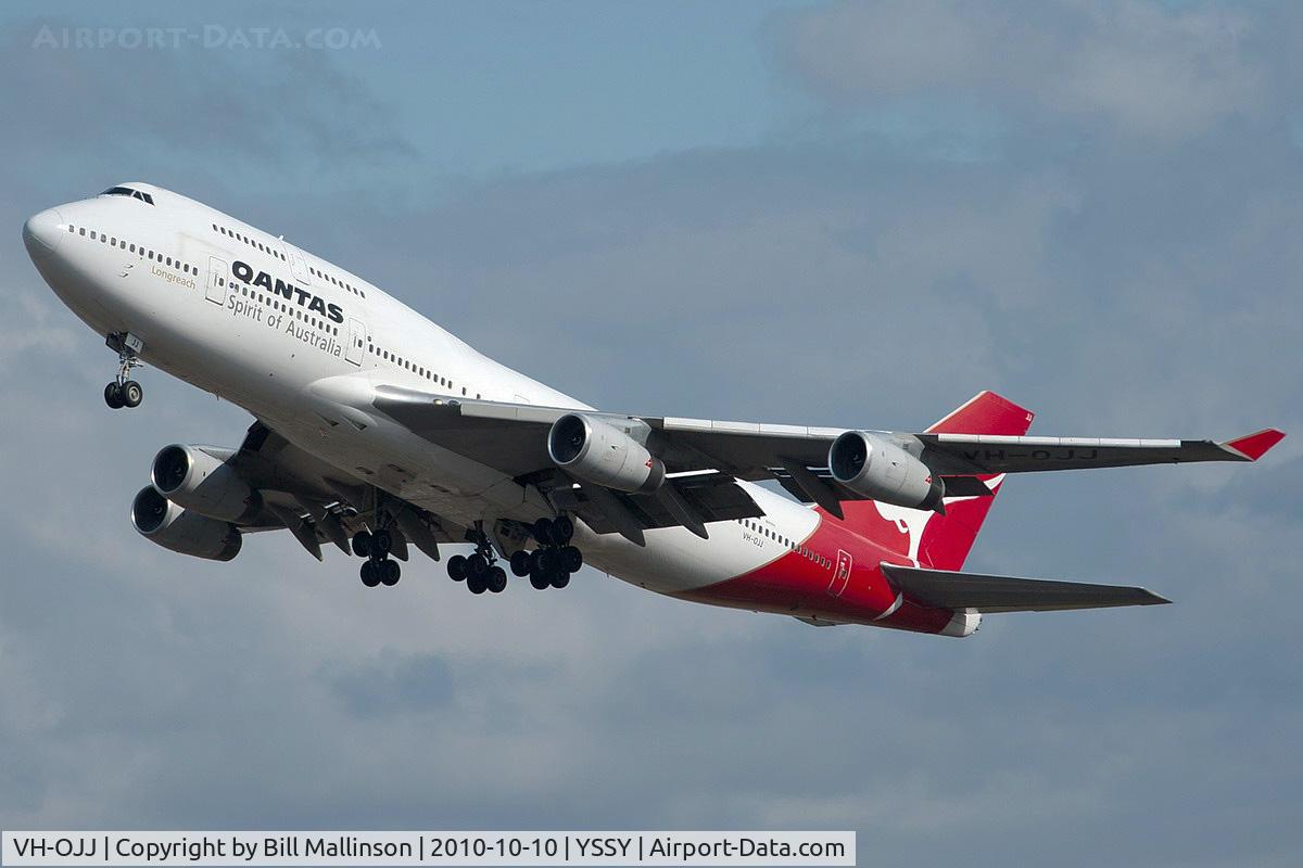 VH-OJJ, 1991 Boeing 747-438 C/N 24974, early rotate.  Re-position to MEL