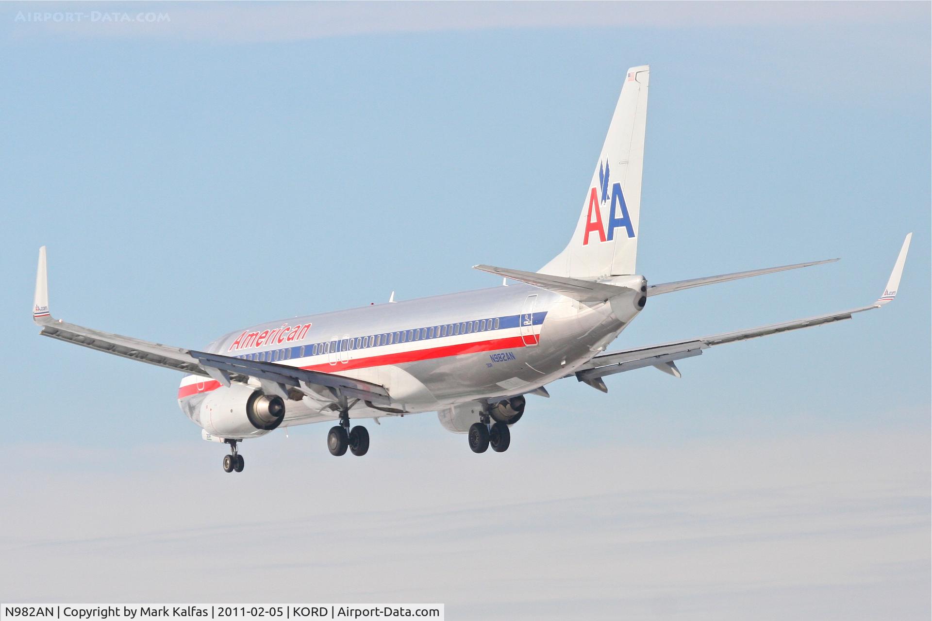 N982AN, 2009 Boeing 737-823 C/N 31067, American Airlines Boeing 737-823, AAL828 arriving from KSJC, RWY 28 KORD.