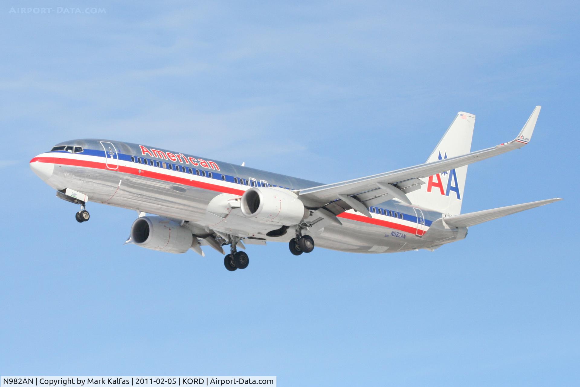 N982AN, 2009 Boeing 737-823 C/N 31067, American Airlines Boeing 737-823, AAL828 arriving from KSJC, RWY 28 KORD.