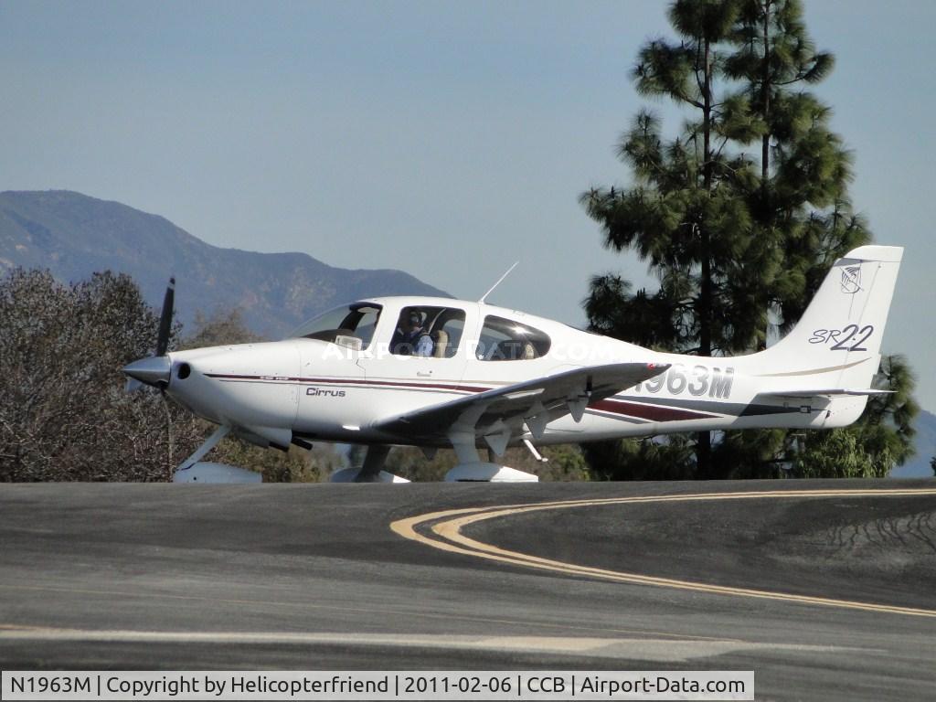 N1963M, 2002 Cirrus SR22 C/N 0355, Waiting for take off clearance
