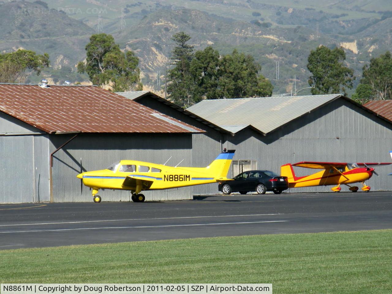 N8861M, 1964 Beech A23 C/N M-601, 1964 Beech A23 MUSKETEER II, Lycoming IO-346 165 Hp, taxi to hangar after landing