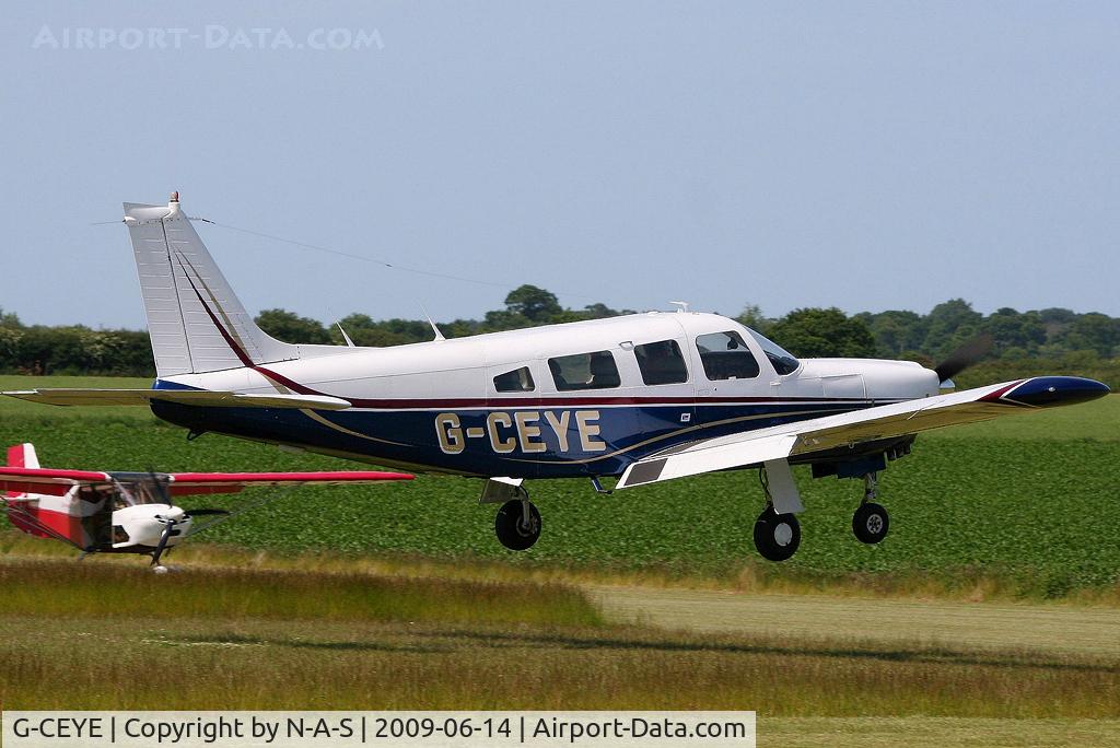 G-CEYE, 1977 Piper PA-32R-300 Cherokee Lance C/N 32R-7780533, Landing at Northrepps, UK