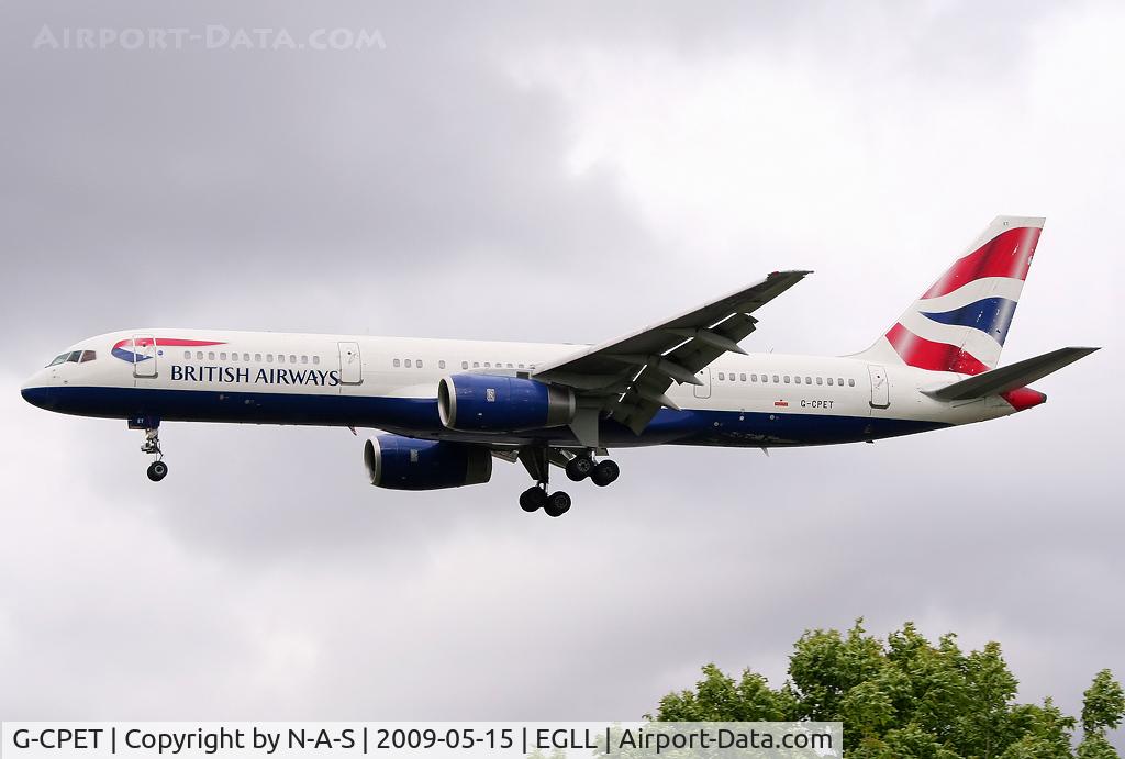G-CPET, 1998 Boeing 757-236 C/N 29115, Short final