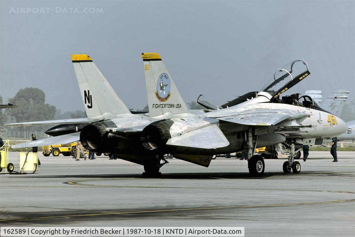 162589, Grumman F-14A Tomcat C/N 511, Flightline at PMTC Point Mugu