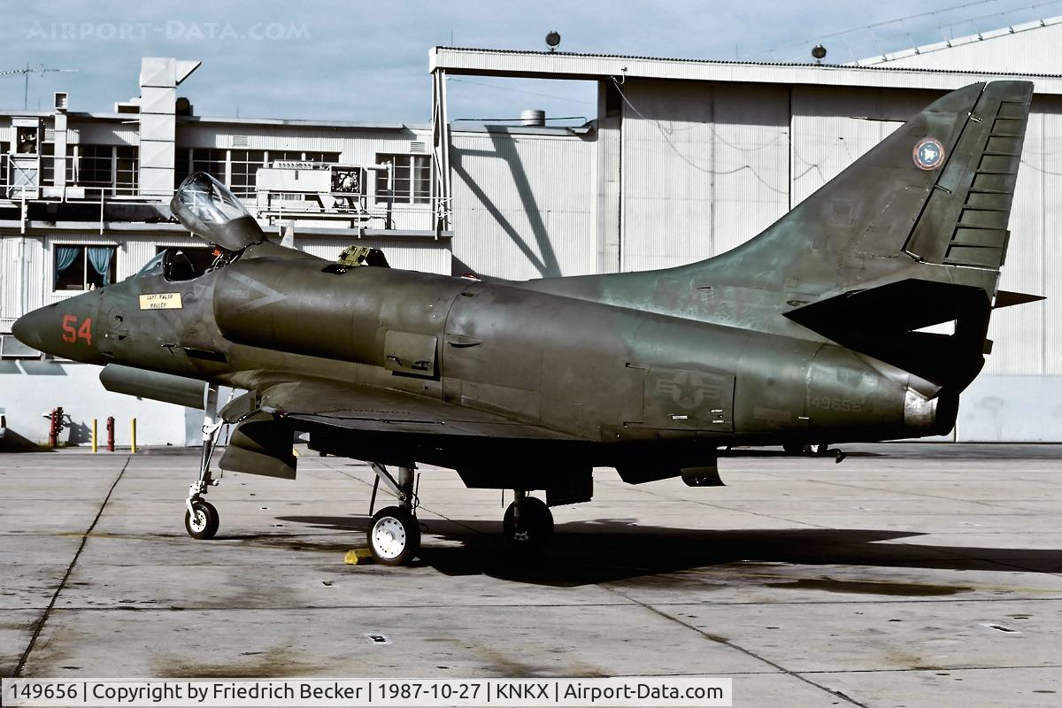 149656, Douglas A-4E Skyhawk C/N 12980, Flightline at Top Gun