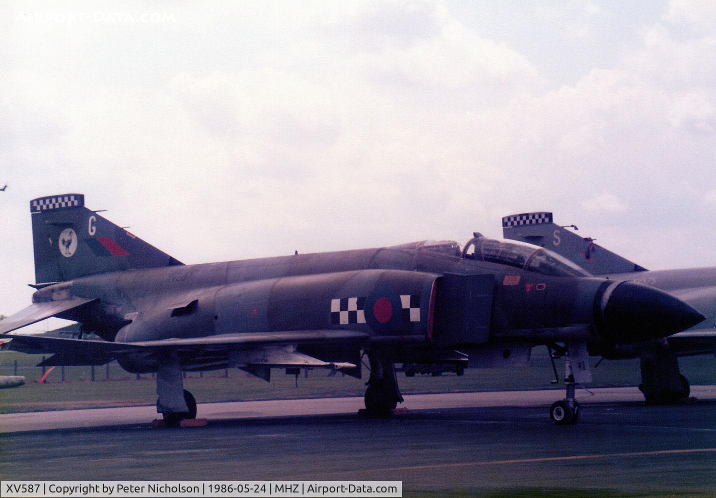 XV587, 1969 McDonnell Douglas Phantom FG1 C/N 3331/9341, Phantom FG.1 of 43 Squadron at RAF Leuchars on the flight-line at the 1986 RAF Mildenhall Air Fete.