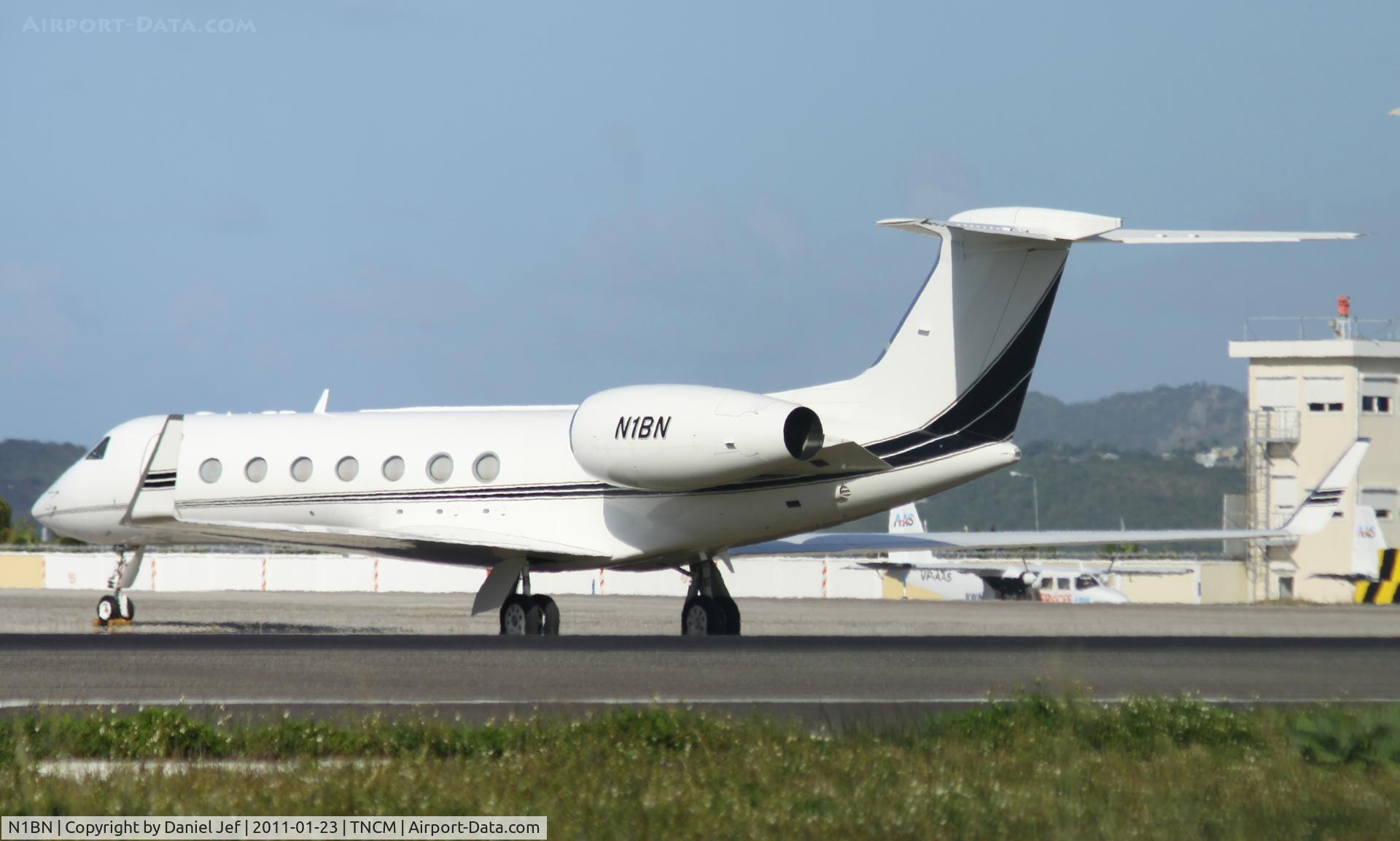 N1BN, 2004 Gulfstream Aerospace GV-SP (G550) C/N 5036, N1BN park on the main ramp at TNCM