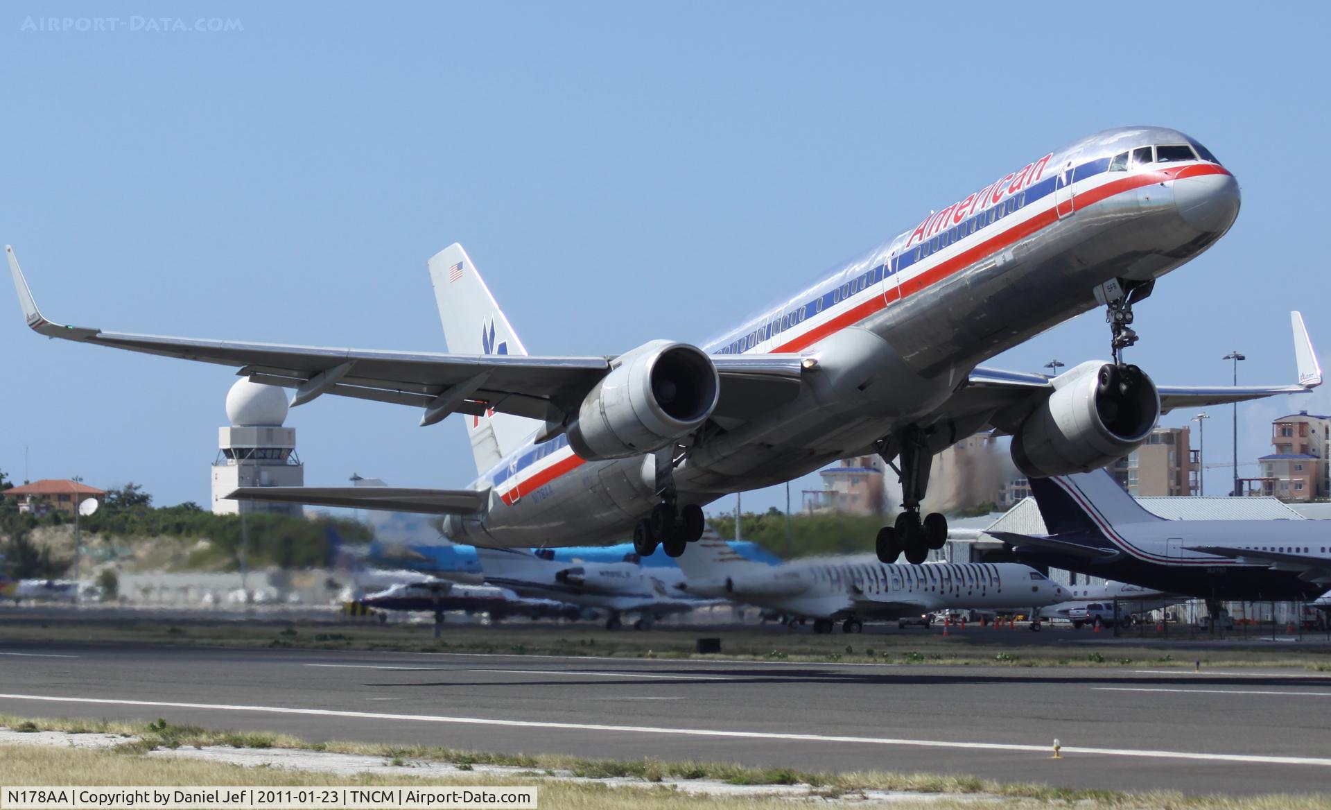 N178AA, 2002 Boeing 757-223 C/N 32398, American airlines N178AA departing TNMC