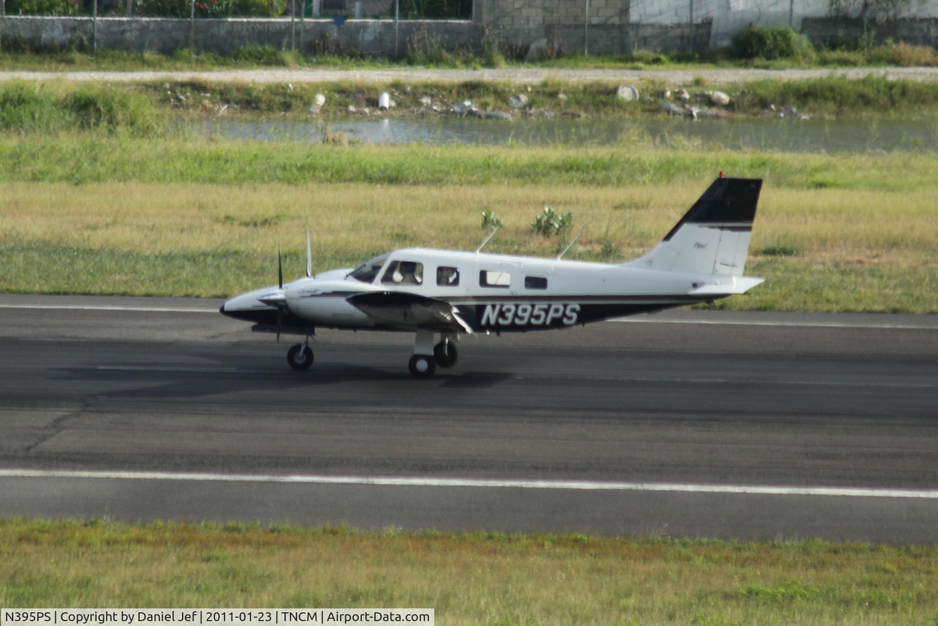 N395PS, 1995 Piper PA-34-220T Seneca IV C/N 3448071, N395PS landing at TNCM