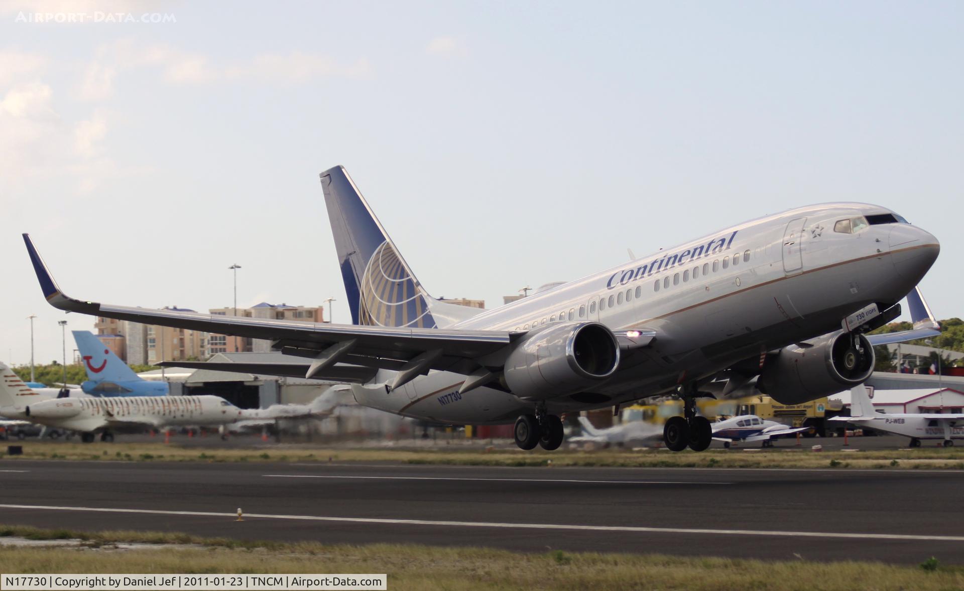 N17730, 1999 Boeing 737-724 C/N 28798, Continental N17730 departing TNCM