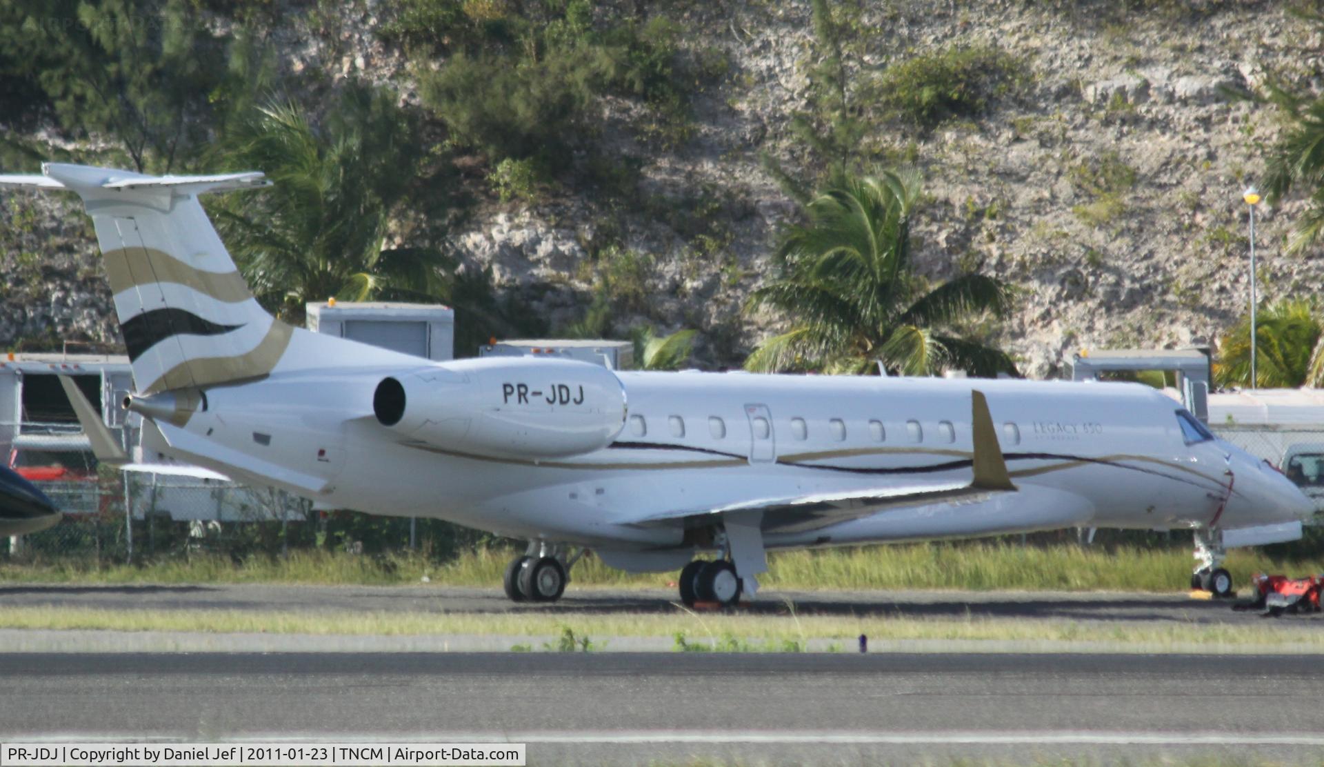 PR-JDJ, 2011 Embraer EMB-135BJ Legacy 600 C/N 14501131, PR- JDJ park on the cargo ramp at TNCM