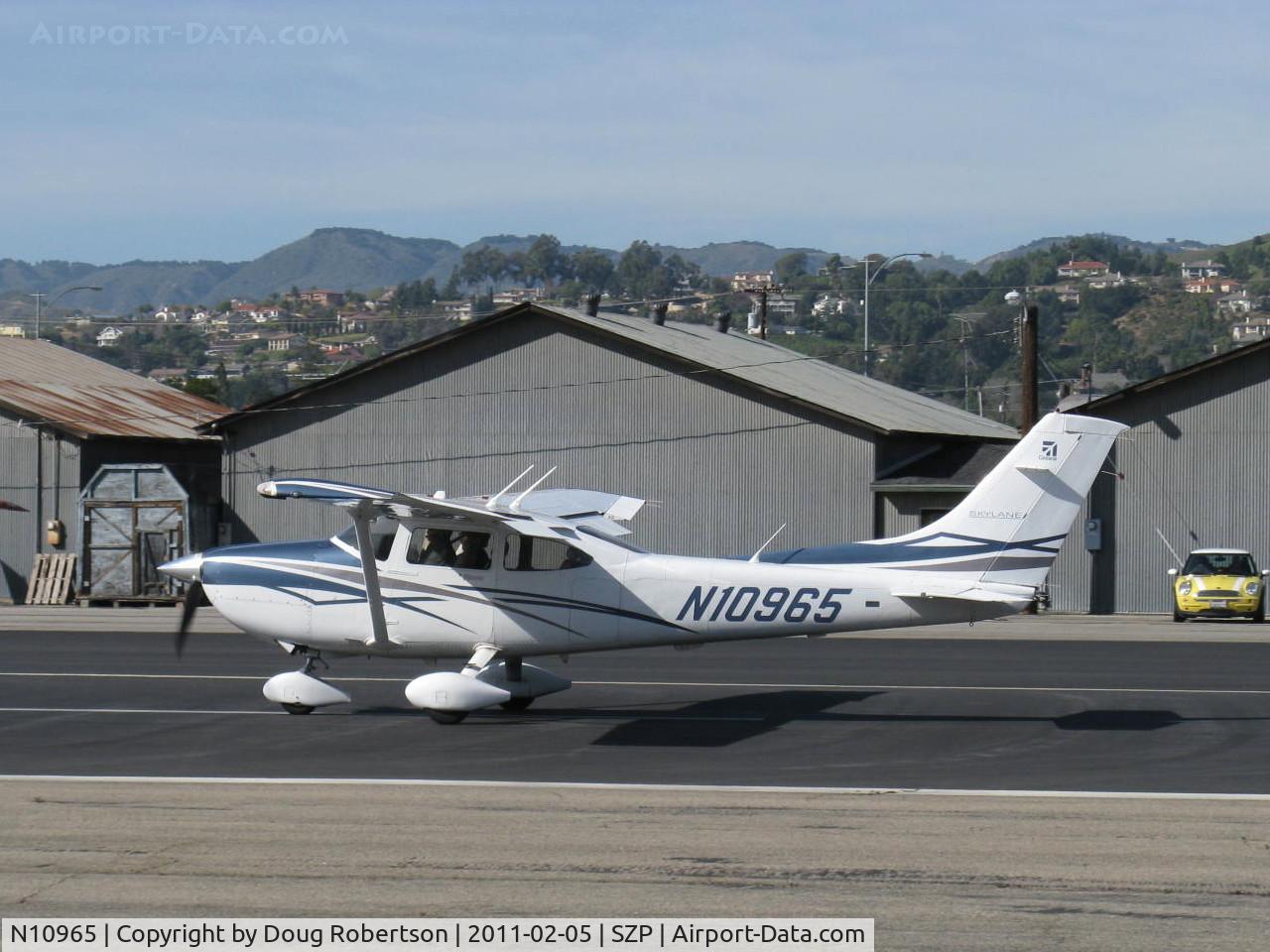 N10965, 2007 Cessna 182T Skylane C/N 18281976, 2007 Cessna 182T SKYLANE, Continental IO-540-AB1A5, 230 Hp, takeoff roll Rwy 22