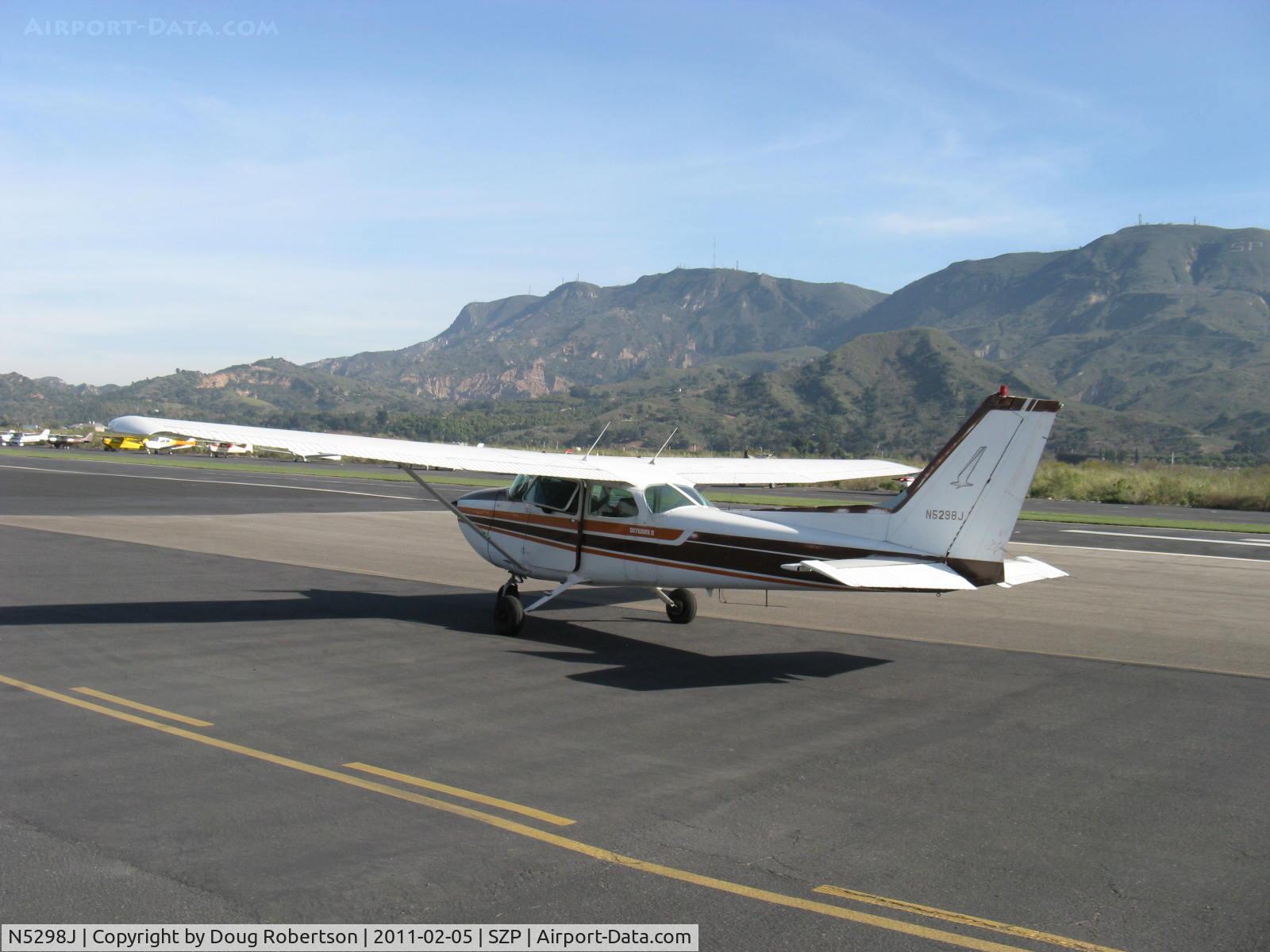 N5298J, 1980 Cessna 172N C/N 17273758, 1980 Cessna 172N, Lycoming O-320-H2AD 160 Hp, taxi