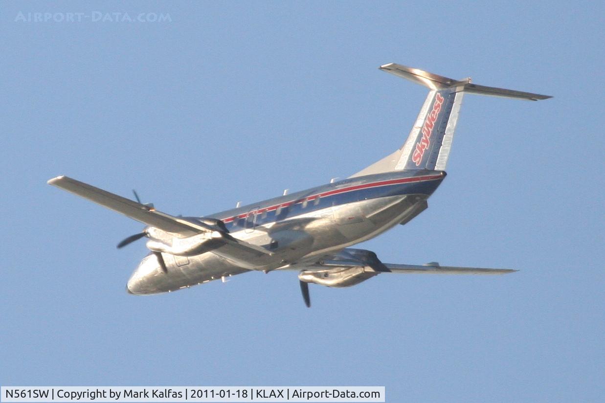 N561SW, 1998 Embraer EMB-120 Brasilia C/N 120335, SkyWest/United Express Embraer EMB-120, SKW6475 departing 25R KLAX enroute to KNYL/Yuma.
