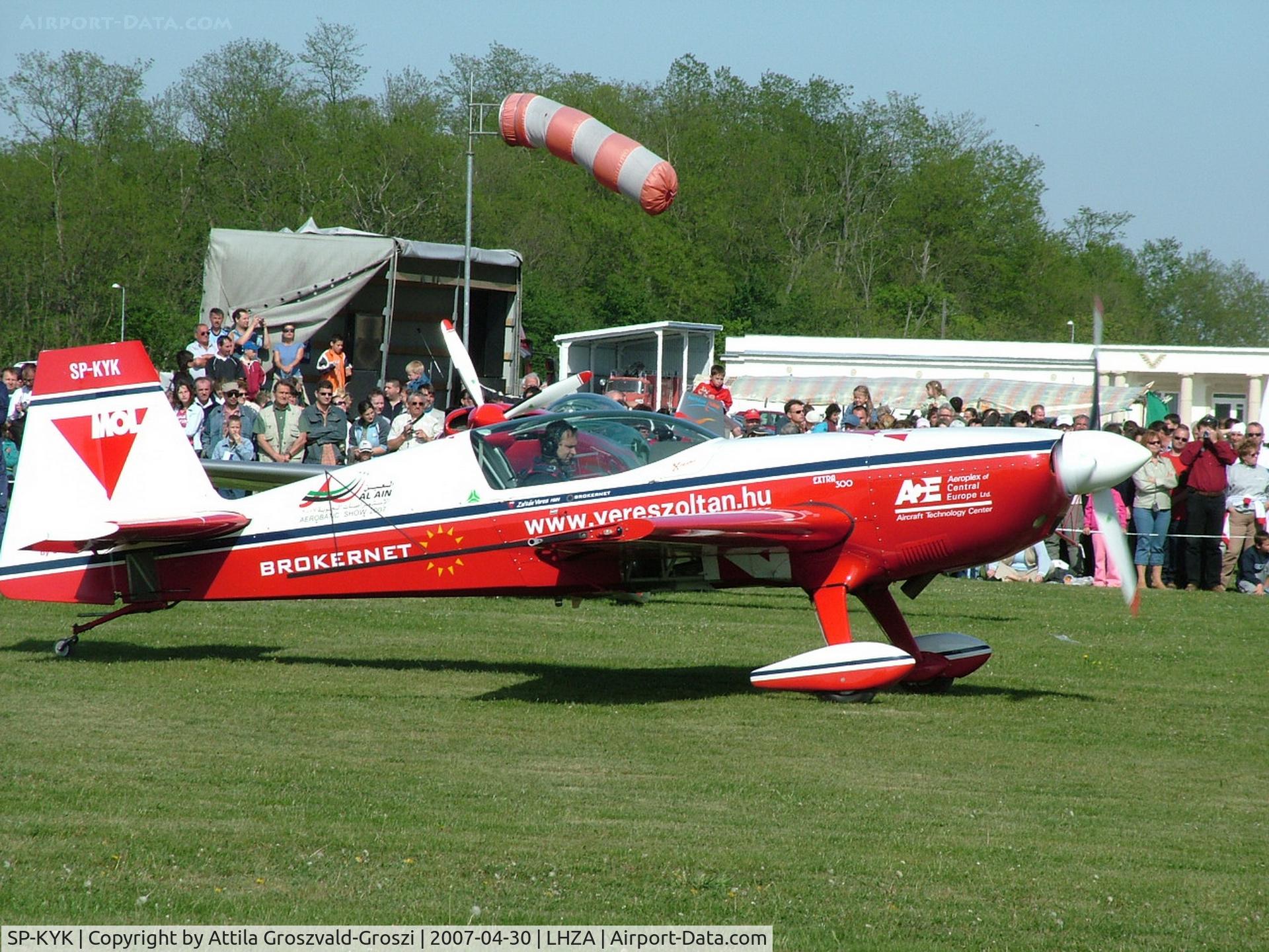 SP-KYK, Extra EA-300S C/N 029, Zalaegerszeg-Andráshida Airfield - Airshow-2007