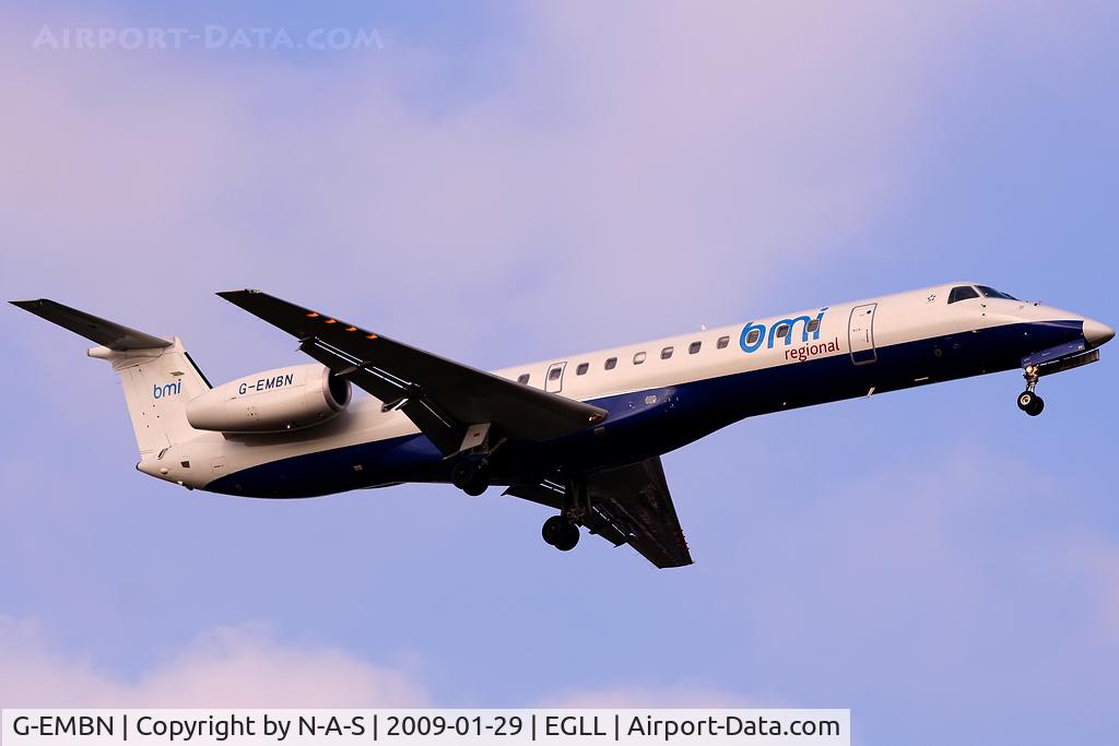G-EMBN, 2000 Embraer EMB-145EP (ERJ-145EP) C/N 145201, Short final