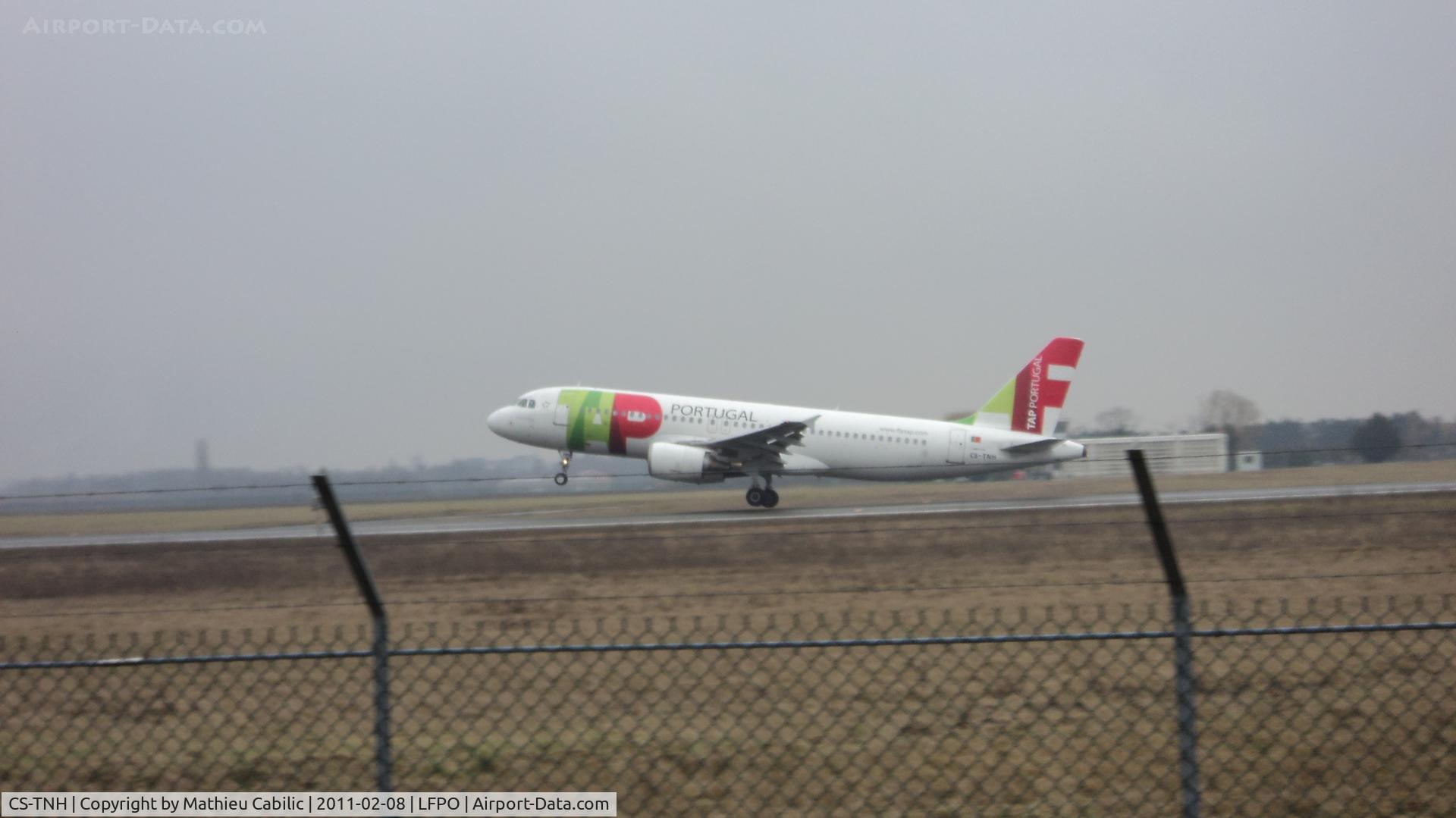 CS-TNH, 1999 Airbus A320-214 C/N 0960, Airbus A320-214