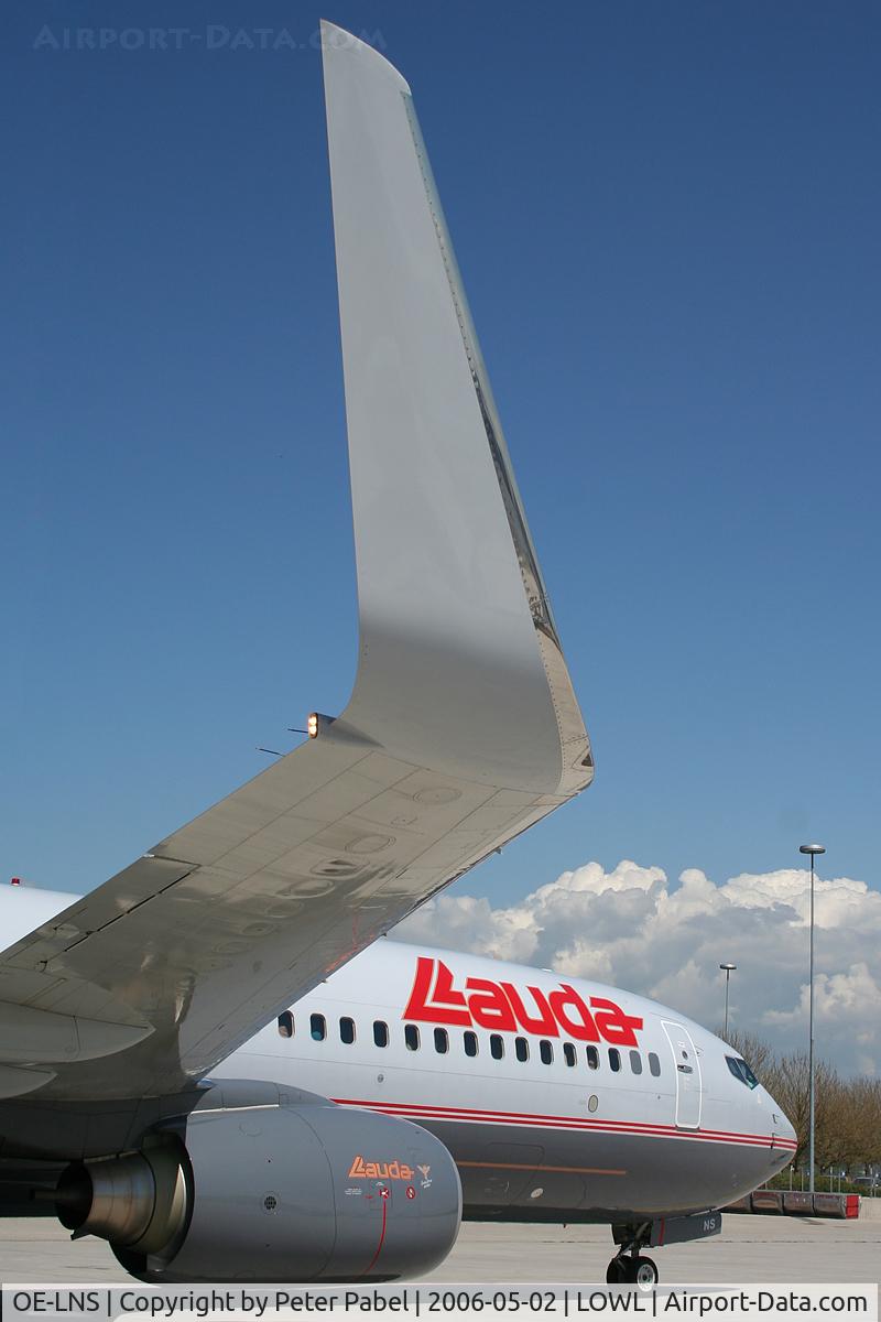 OE-LNS, 2005 Boeing 737-8Z9 C/N 34262, LNZ Apron